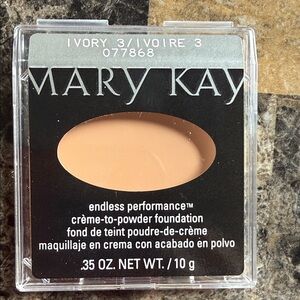 Mary Kay Crème-to-Powder Foundation - Ivory 3